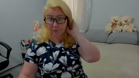 FrauMartha online show from July 30, 10:38 am