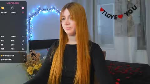 Snapshot of freckle_diyana chatting on February 15, 10:54 pm Diyana online show from February 15, 10:54 pm
