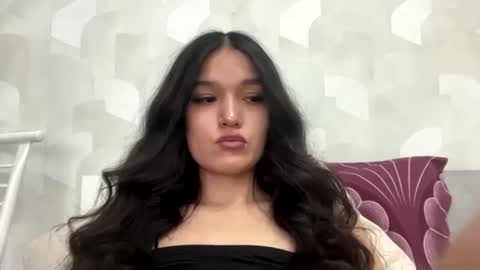 Mia online show from June 29, 10:15 am