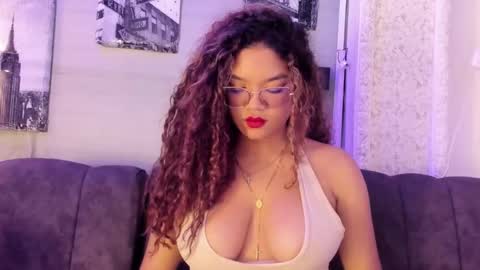 Frezzita online show from December 13, 8:04 pm