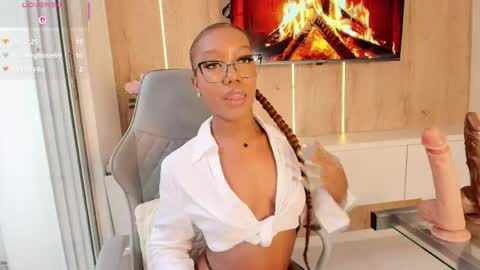 Frida Kiroga online show from June 4, 8:02 pm