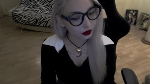 Lilith online show from October 10, 11:20 pm