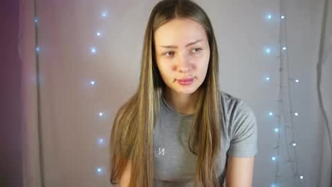 Ella online show from March 18, 4:39 am