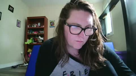 fuzzypeaches87 online show from June 25, 4:52 pm