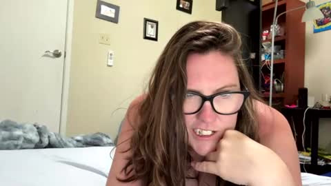 fuzzypeaches87 online show from July 29, 10:43 pm