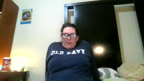 fuzzypeaches87 online show from February 15, 12:57 am