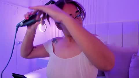 Gabriela online show from September 17, 11:19 am