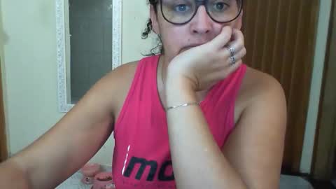 gaby  layla online show from June 5, 8:37 pm