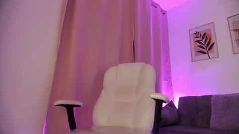 gaby online show from June 12, 4:09 am