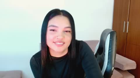 My name is Gabriela.. nice to meet you thumbs up please its very important to me online show from December 5, 6:09 pm