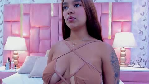 gabymoreau online show from March 18, 8:25 pm