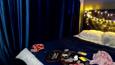 My name Lou 3 online show from December 17, 3:49 pm