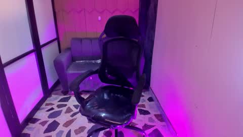 gemmabrown_ online show from March 6, 2:23 pm