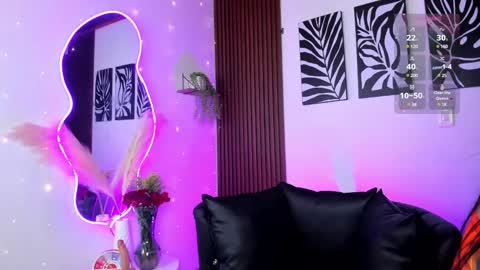 Snapshot of georgina_caruso chatting on February 17, 8:16 pm Georgina Caruso online show from February 17, 8:16 pm