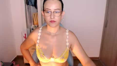 georgina Ferrer online show from June 22, 3:00 am