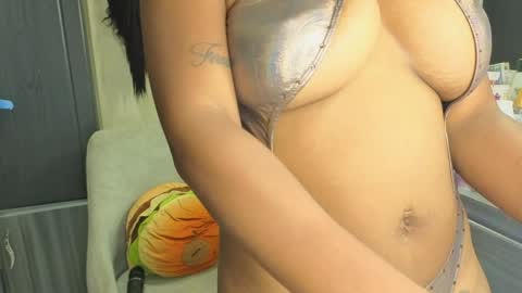 georgiss_ online show from March 31, 1:27 am