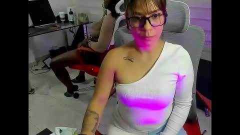 geralfernandez online show from April 25, 5:21 pm