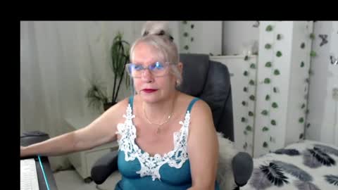Ghertrudequeen online show from August 3, 4:38 am