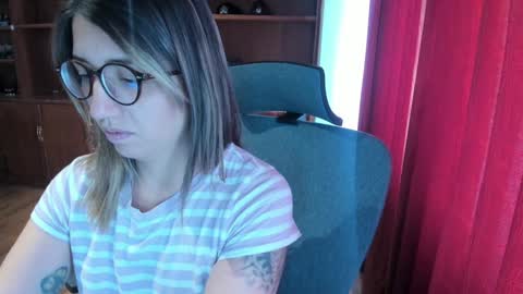 Snapshot of ghostcrimson chatting on December 21, 2:04 pm andy online show from December 21, 2:04 pm