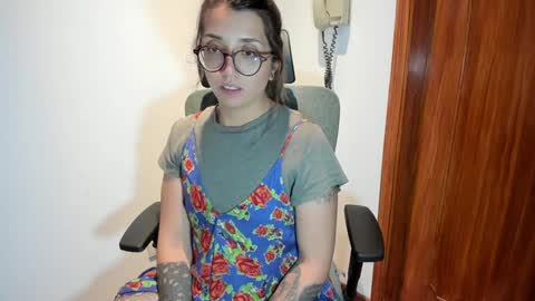 Snapshot of ghostcrimson chatting on December 4, 2:31 am andy online show from December 4, 2:31 am