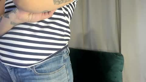 Snapshot of ghostcrimson chatting on September 19, 3:05 am andy online show from September 19, 3:05 am