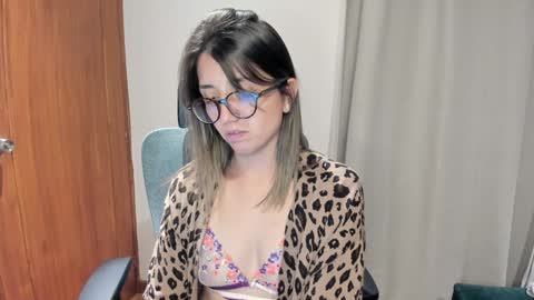 Snapshot of ghostcrimson chatting on January 7, 1:49 am andy online show from January 7, 1:49 am