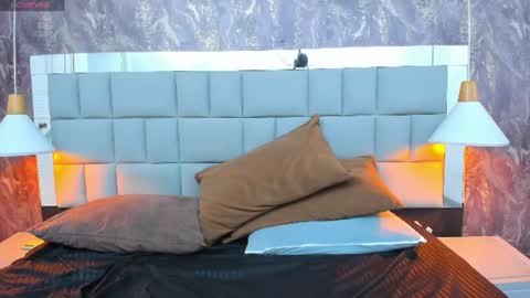 gia_bell online show from June 26, 1:56 pm