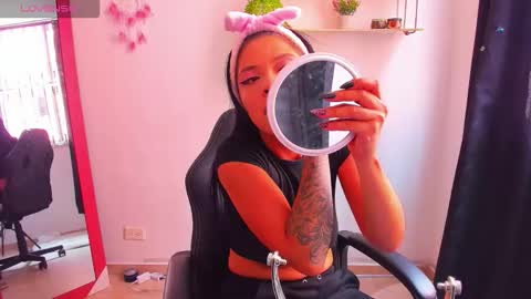 giaaaa   online show from November 4, 5:40 pm