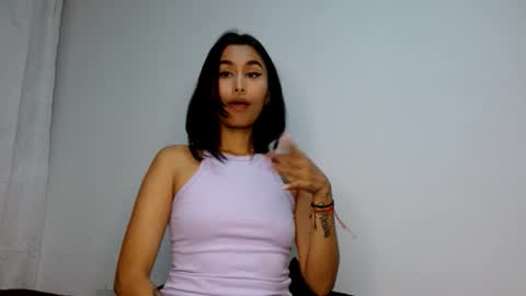 Snapshot of gia_lee10 chatting on October 17, 4:37 am Gia Lee online show from October 17, 4:37 am