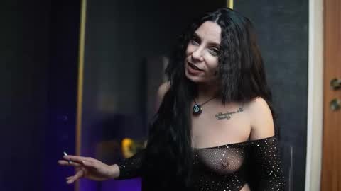  Gia  online show from December 2, 9:17 pm