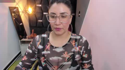 Snapshot of giafox_ chatting on October 9, 4:11 pm G I A FOX online show from October 9, 4:11 pm