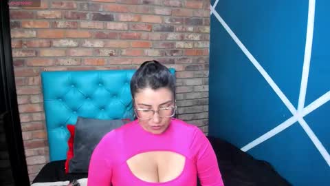 Snapshot of giafox_ chatting on October 8, 4:00 pm G I A FOX online show from October 8, 4:00 pm