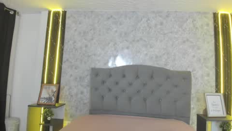 giannaslimjb online show from February 7, 7:51 pm