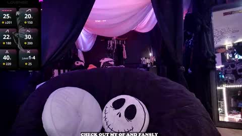 Giggles online show from September 25, 5:44 pm