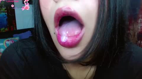 Gigi 3 online show from July 30, 9:15 pm