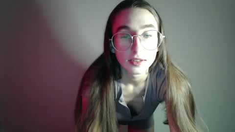 Gigi online show from March 9, 5:49 pm