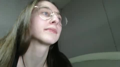 Gigi online show from December 19, 12:15 am