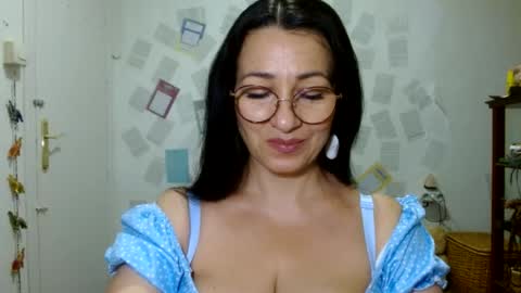 GinaONeon online show from August 3, 7:41 pm