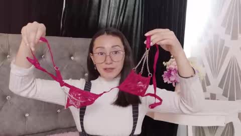 Snapshot of ginevra_esposito chatting on September 17, 12:58 pm Ginn online show from September 17, 12:58 pm