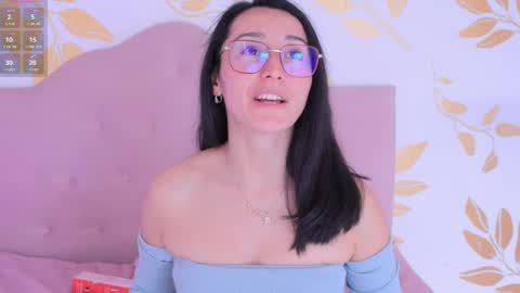 Snapshot of ginevra_esposito chatting on October 1, 4:23 pm Ginn online show from October 1, 4:23 pm