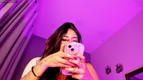 Snapshot of giovanna_oliveira chatting on October 17, 8:39 am Giovanna online show from October 17, 8:39 am