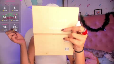 Snapshot of giovanna_oliveira chatting on December 29, 5:21 am Giovanna online show from December 29, 5:21 am