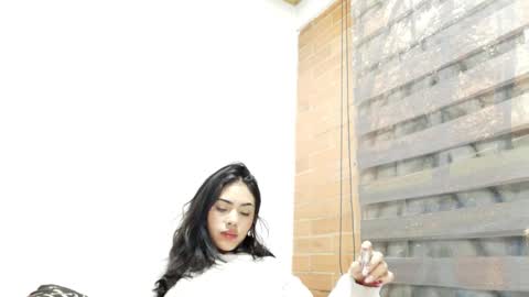 giovanna_oliveria online show from February 18, 11:37 pm