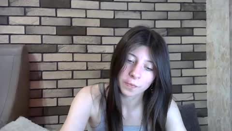 girl_cute007 online show from May 2, 9:51 pm