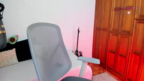 girl_inline online show from March 6, 1:12 am