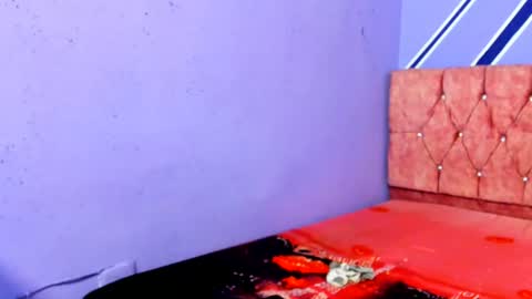girl_princess18 online show from June 16, 1:45 pm