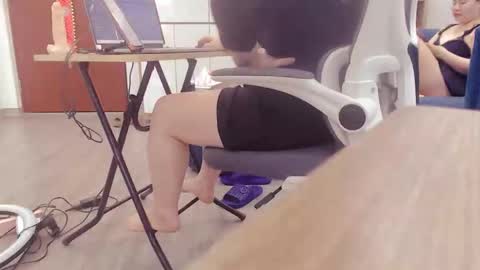 girlhanoi online show from March 14, 4:13 am