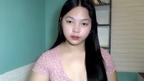 Rhaine online show from November 29, 7:40 pm