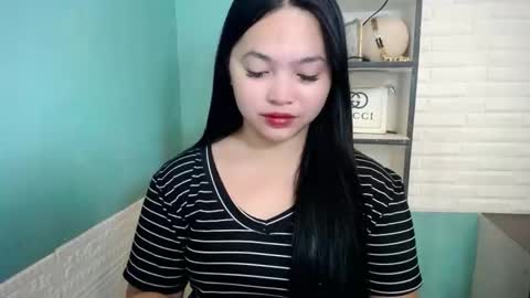 Rhaine online show from February 17, 7:13 pm