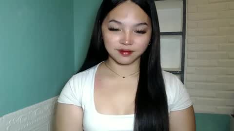 Snapshot of girlthatuneedxxx chatting on October 19, 9:33 am Rhaine online show from October 19, 9:33 am
